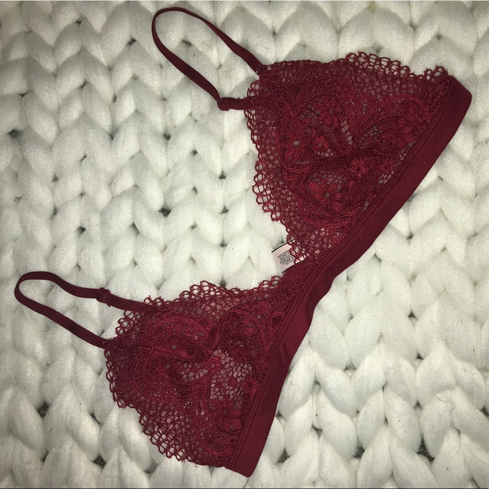 NWOT Victoria’s Secret Lace Bralette